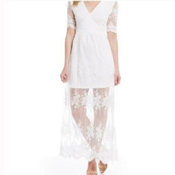 Gianni Bini Dresses & Skirts - Beautiful white lace gown